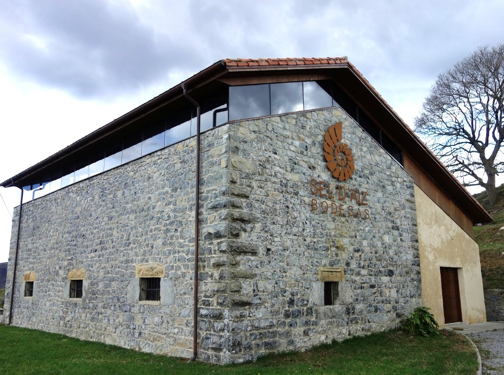 Bodega Sel D `Aiz de Cantabria Bodega Sel D `Aiz de Cantabria