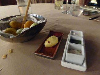 Panes , snacks y salsas