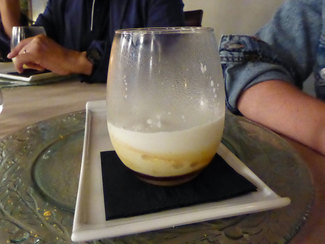 Tocino de cielo con espuma de yogourth y caramelo