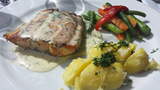Salmón al eneldo