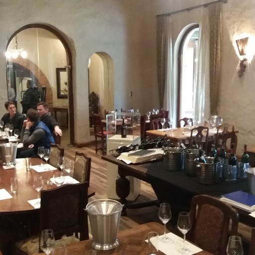 El vino sudafricano, su tradición vitivinícola y enoturismo