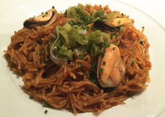 Fideuà de mejillones