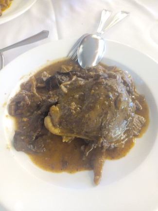 Carrillera de cerdo con setas.