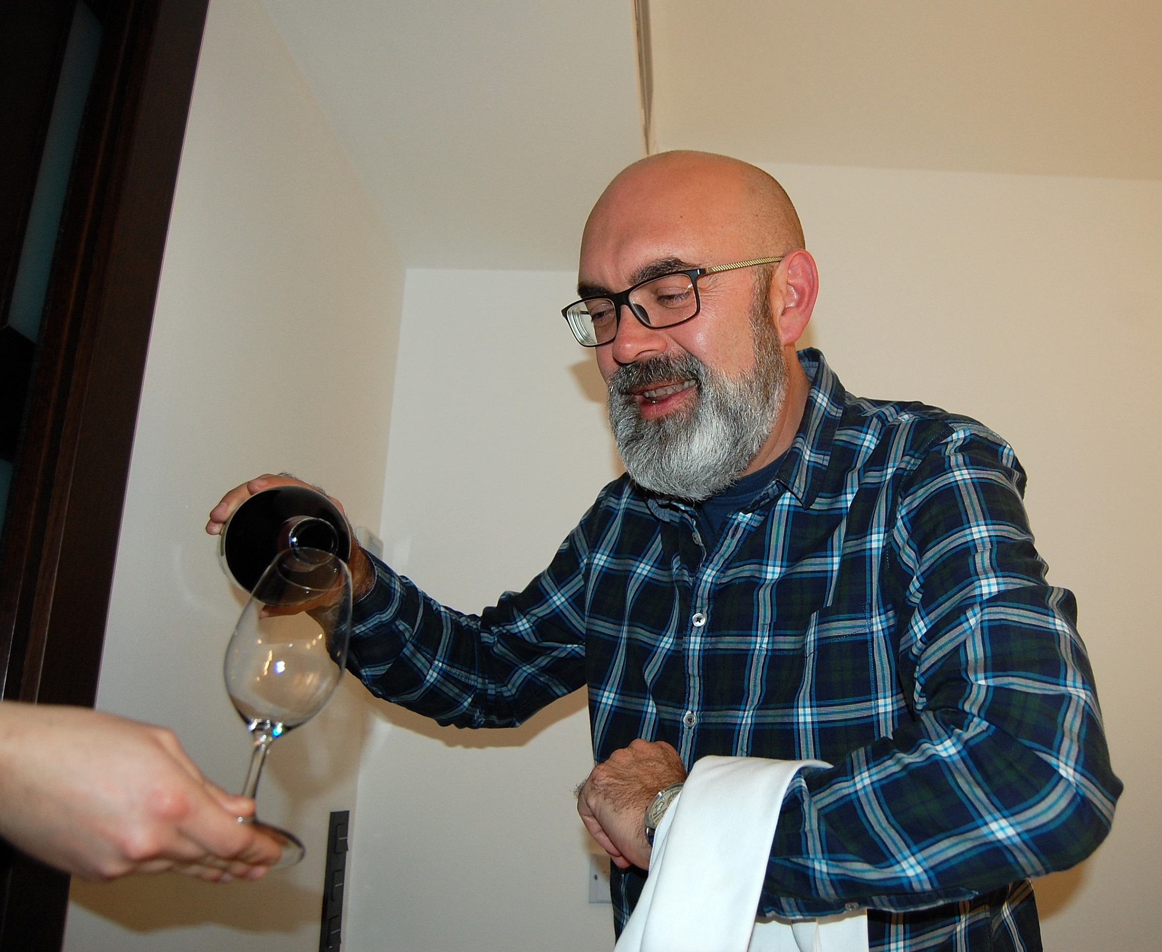 A este camarero no le voy a dar propina.