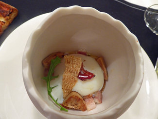 Huevo a baja temperatura con anguila ahumada