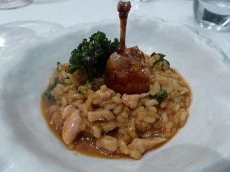 Arroz cremoso del Delta con codorniz y berza