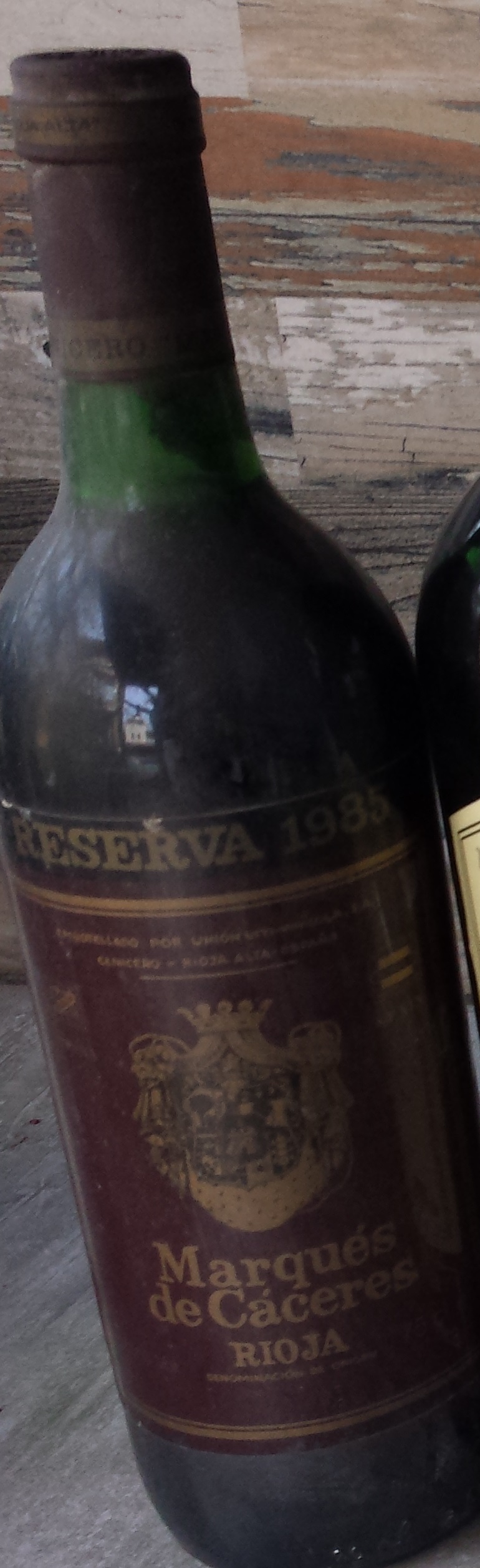 Los próximos cinco vinos compartieron una paellita. este Marqués de Cáceres del 85 llegó bastante justito...