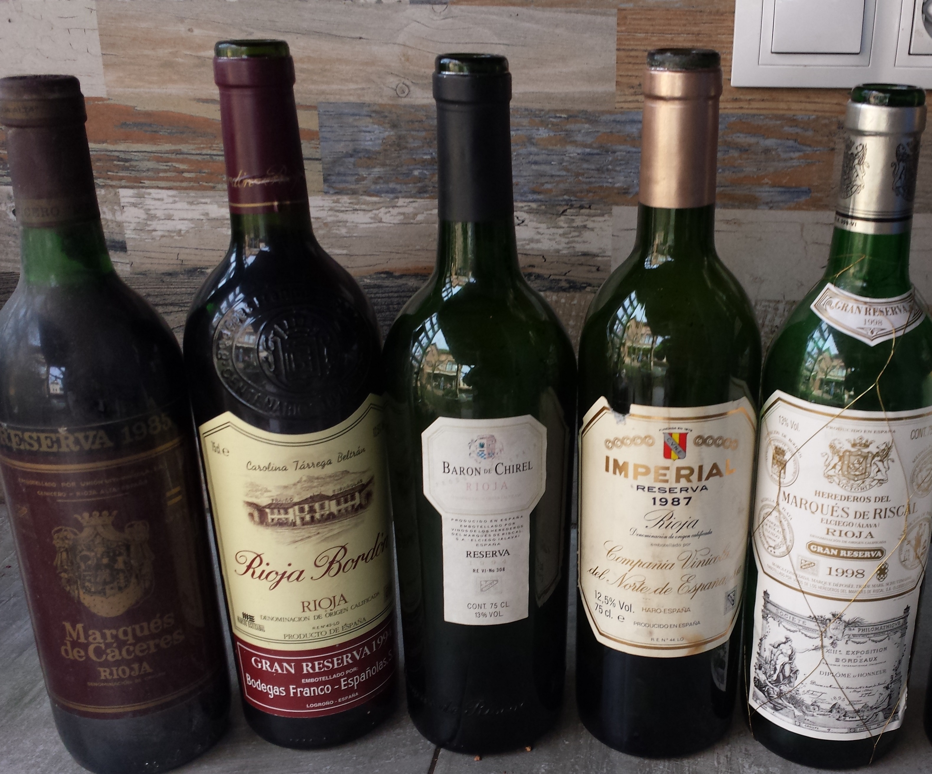 Los 5 vinos juntos...