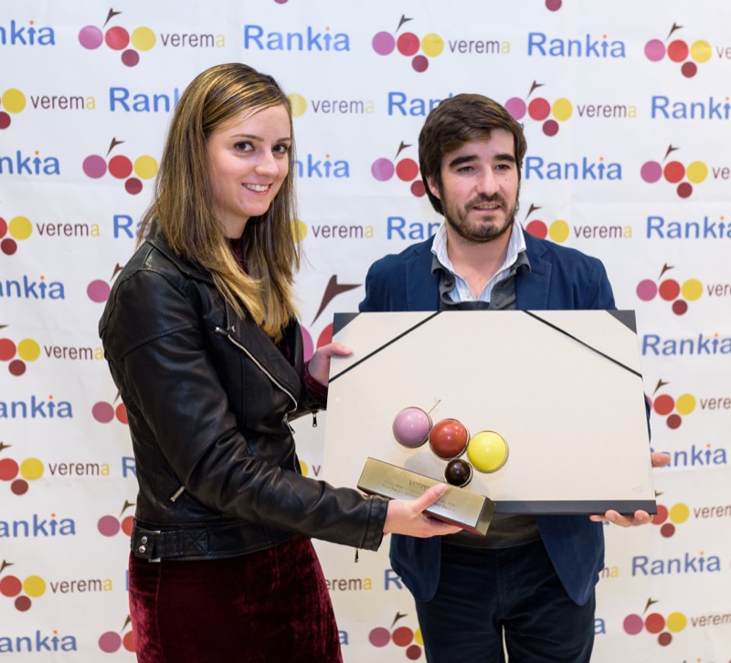 Alicia Martínez y Antonio de Jove en la entrega de los premios Verema
