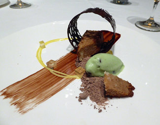 Vuelta al mundo, cinco continentes, cinco especias , tres chocolates.