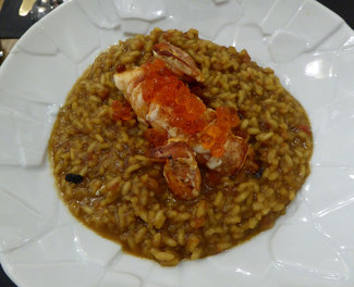 Arroz caldoso de bogavante "Mas Lazuli" con azafrán y  "sofrito 24 h"