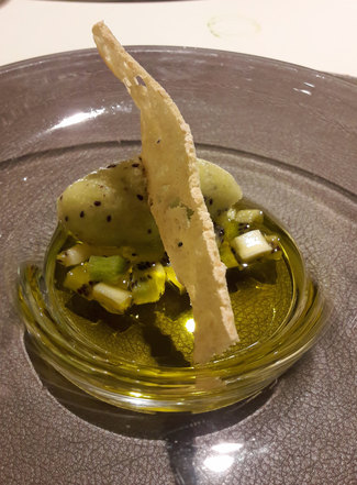 Pan con aceite y Kiwi