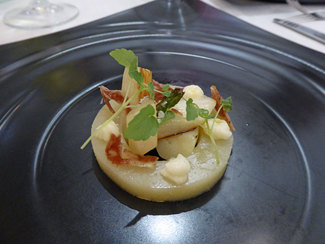 Espárragos blancos y verdes de temporada