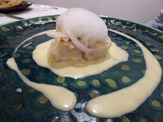 Pescado del dia (Corvina) con emulsión de avellanas