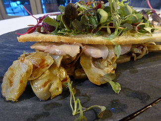 Detalle Salteado de alcachofas y papada de cerdo