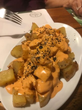 Unas bravas no pueden faltar un viernes por la noche