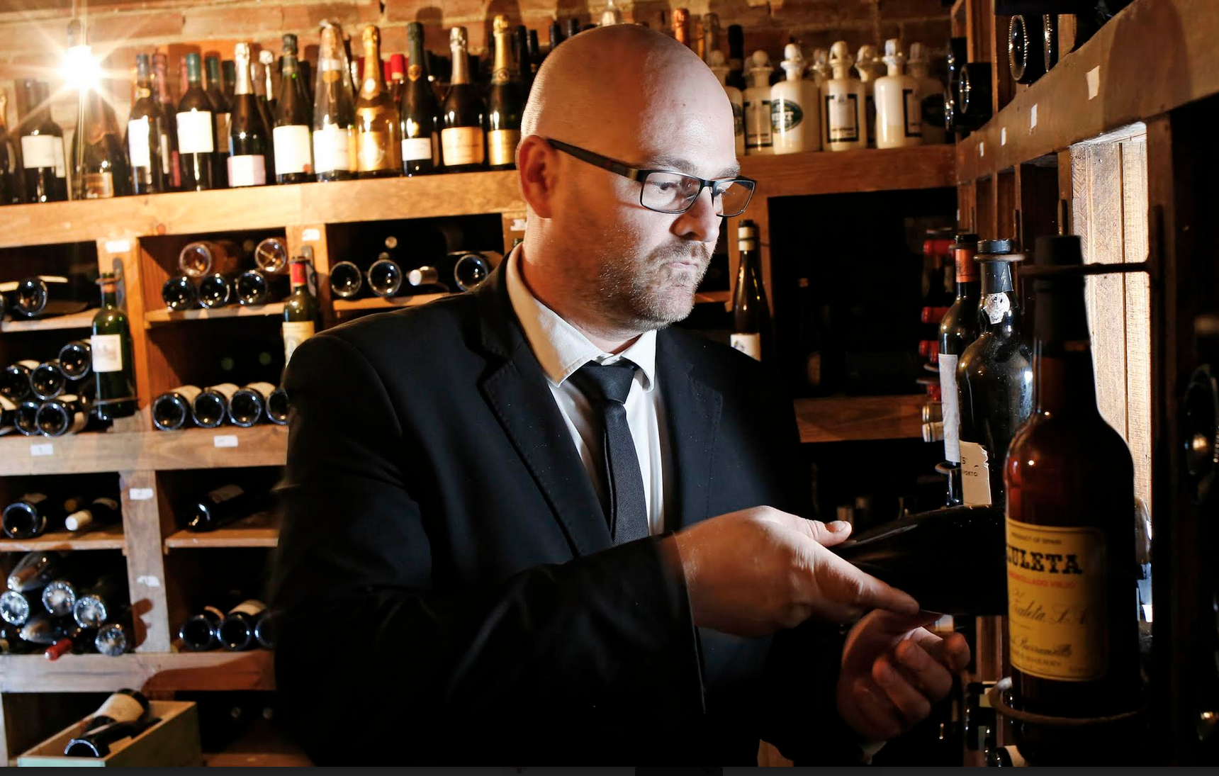 ¿Quieres conocer mejor al flamante ganador del Premio Juli Soler?: Juan Luis García te lo muestra