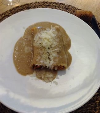 Canelones de capón con bechamel de seta de calabaza y micropolvo de parmesano