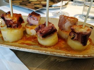 Su versión del pulpo a la gallega