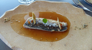 Sardina ahumada con meloso de Tudanca