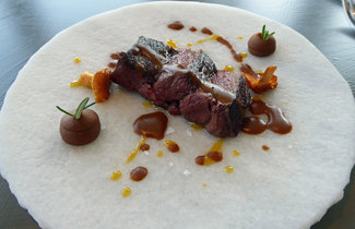 Vaca Tudanca con humus de mole