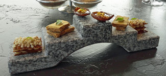 Postres : Milhojas de crema, Barquillo y cacao, Nougatine de avellana