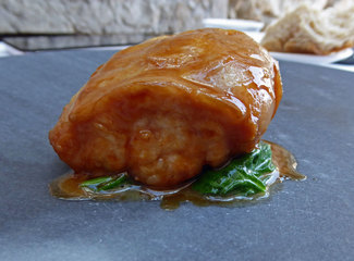 Mollejas de Tudanca con suero de queso