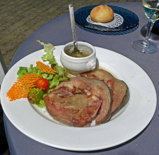 Tête de veau, salsa ravigote
