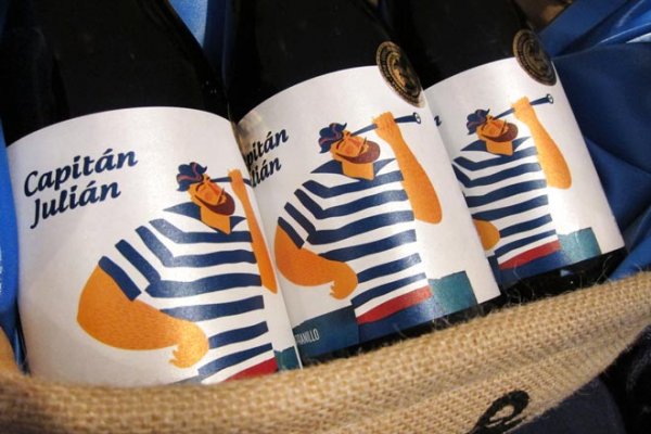 El vino tinto Capitán Julián, de Bodegas Ontinium Vino Solidario del año