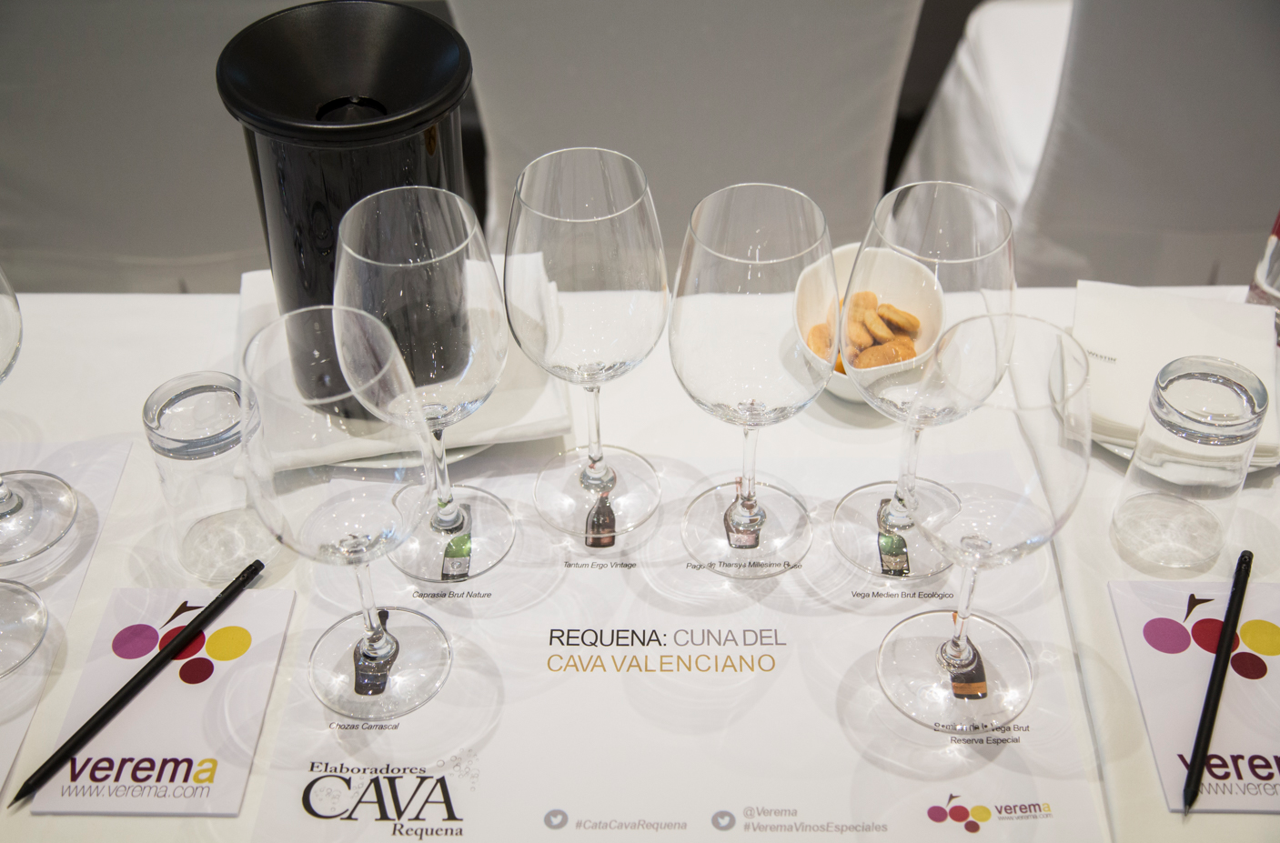 Mantel de Cata Requena Cuna del Cava Valenciano