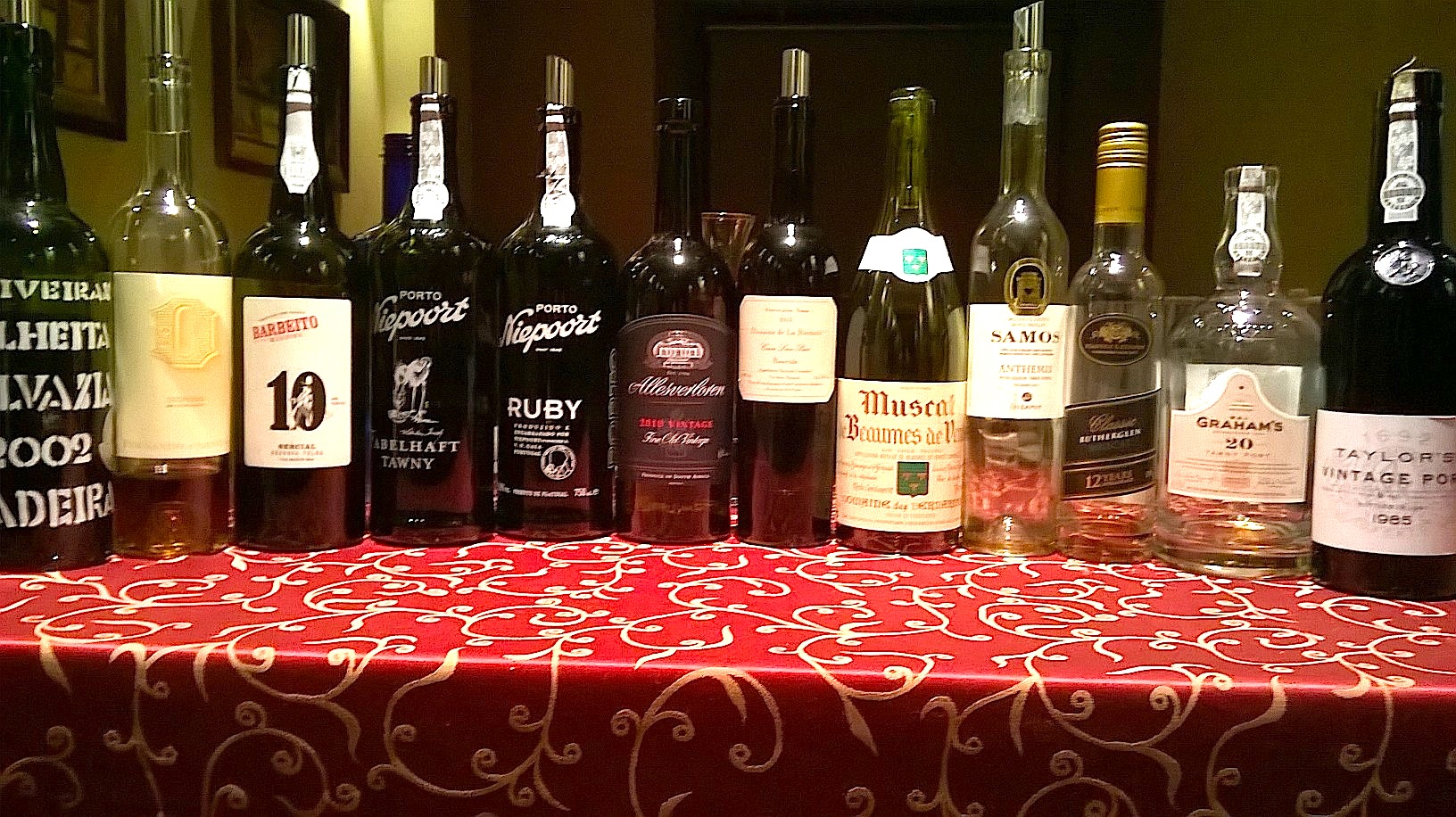 Cata de vinos Fortificados ad hoc -Grupo Málaga-