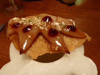 Canapé de cresta de gallo glaseada