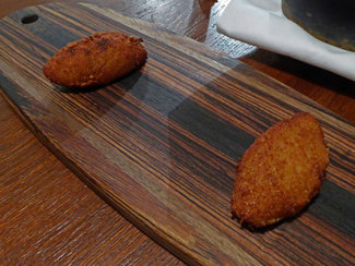 Aperitivo : Croqueta de bogavante, sepia y gamba