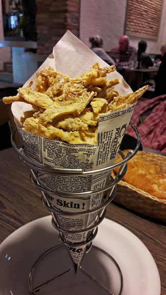 Cucurucho de alcachofas crujientes