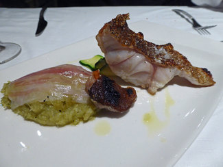 Mero a la brasa con trinxat y velo de panceta