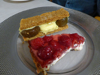 Milhojas de higos con crema y Tarta de queso fresco con frambuesas y zeste de naranja amarga 