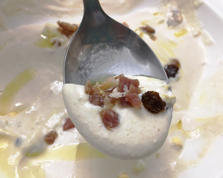 Salmorejo de almendras