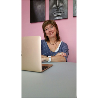 Ana Latorre, administradora.