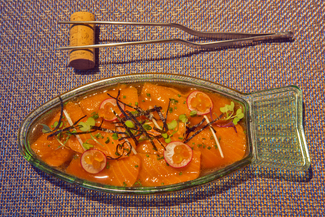 Carpaccio de salmon con salsa ponzu