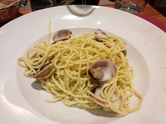 Pasta fresca con almejas