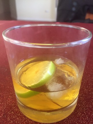 Con limón y mucho hielo