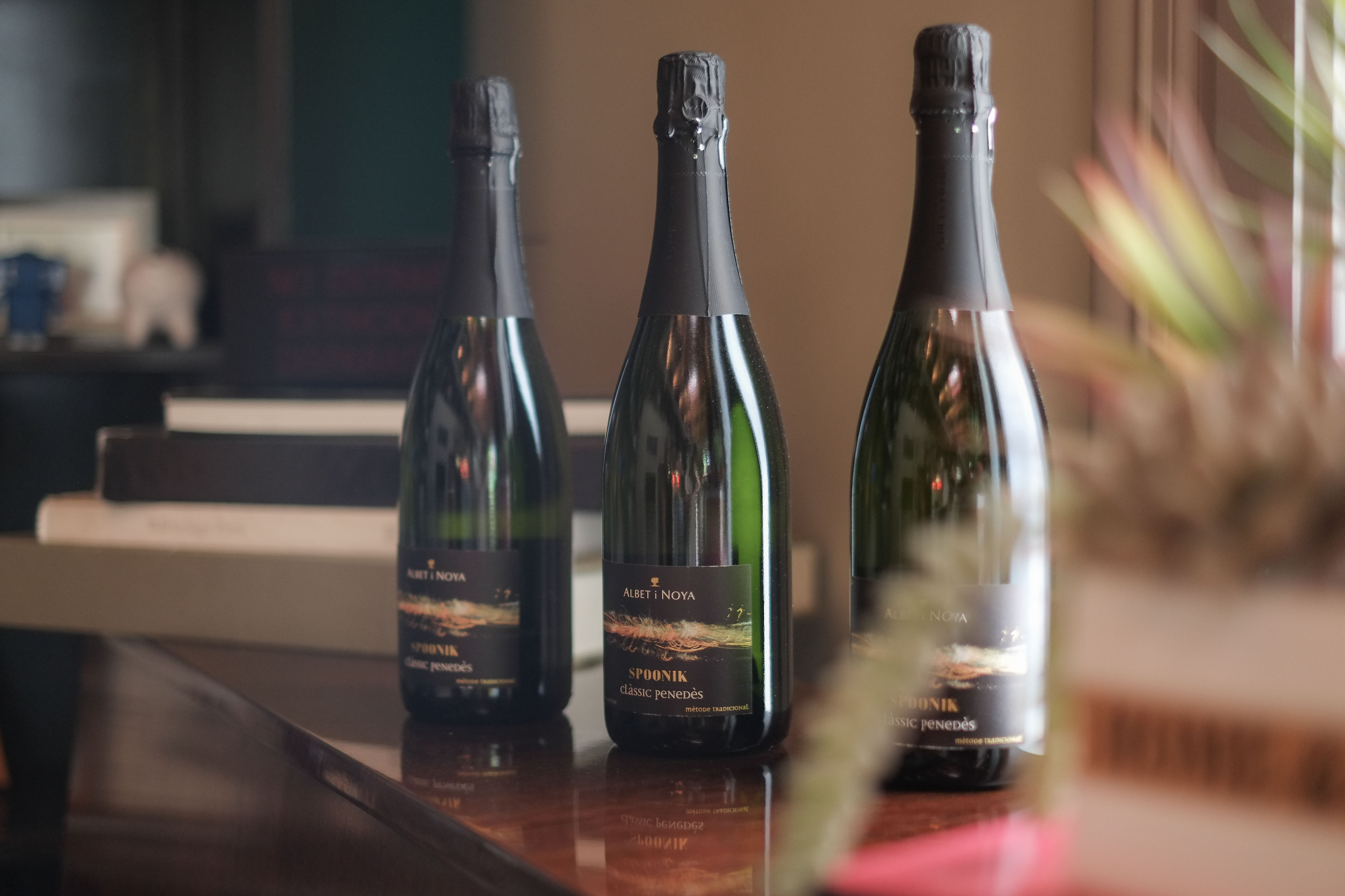 El Clàssic Penedès d’Albet i Noya que se integra con las raíces mestizas del restaurante Spoonik