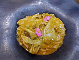 Pasta fresca con camarón rojo, plancton y cantarelas