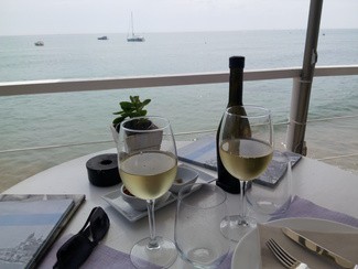 Verdejo junto al mar