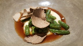 Vainas, trufa y puré Robunchon