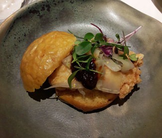 Mollete con merluza a la romana