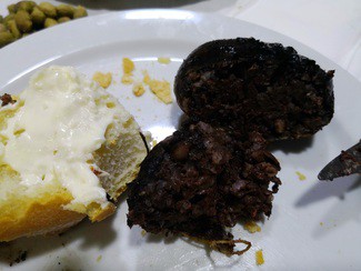 Morcilla con all-i-oli