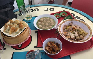 La comida en la mesa