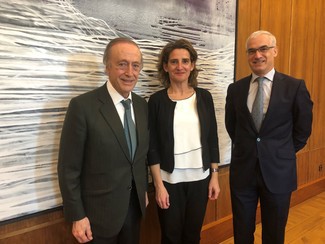 La FEV traslada a la ministra Teresa Ribera el compromiso de las bodegas ante el cambio climático