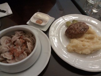 Pelmeni de pollo y pavo y Filete Kotleta